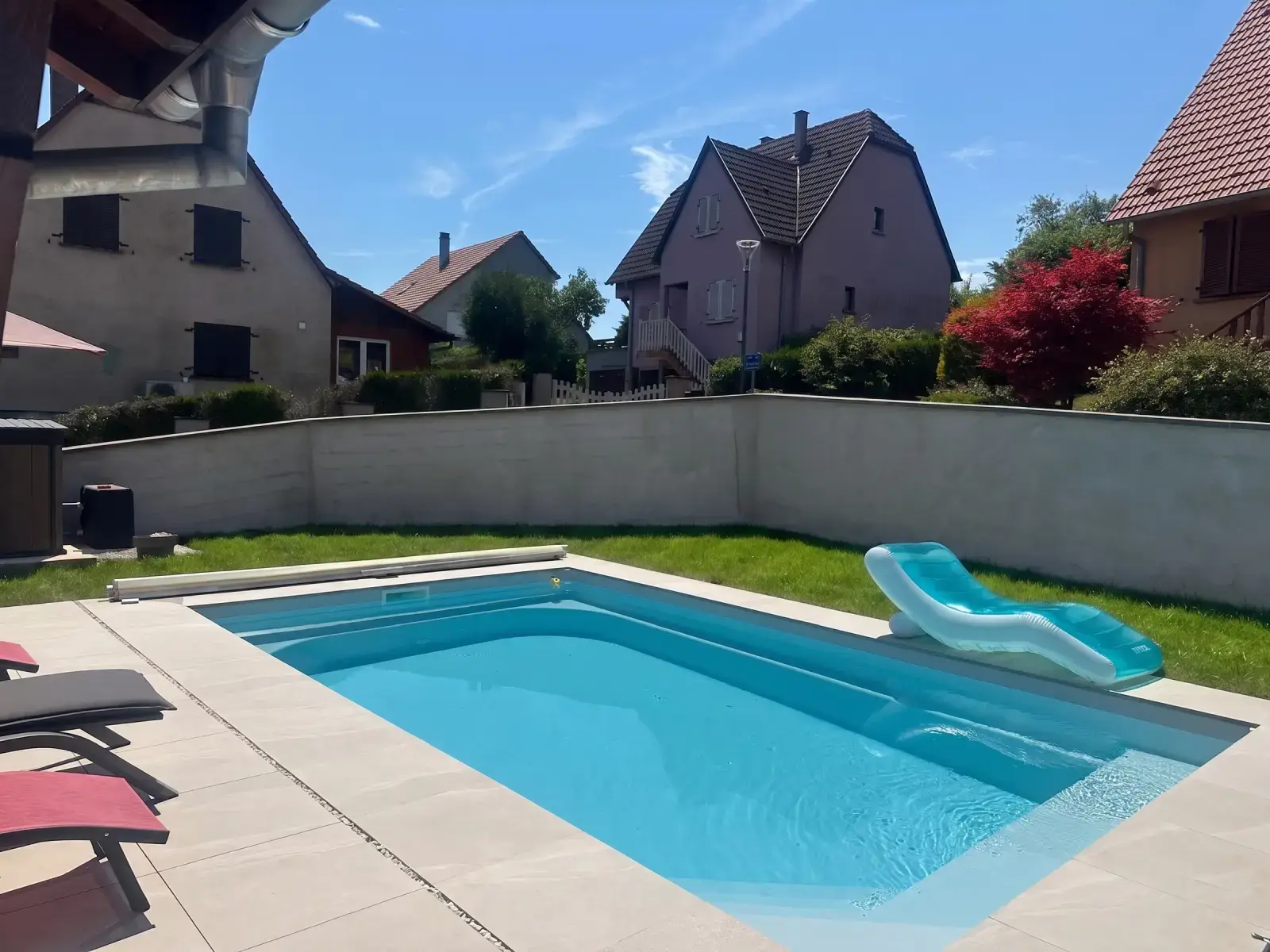 Installation d'une piscine coque et aménagements extérieurs à Kuttolsheim, Bas-Rhin