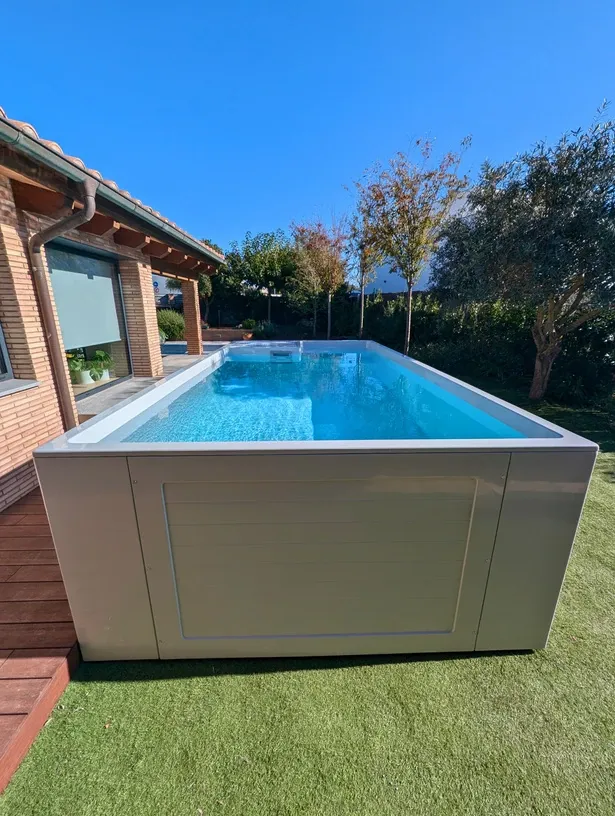 Malibu 4 hors sol avec habillage 100 % polyester gris clair