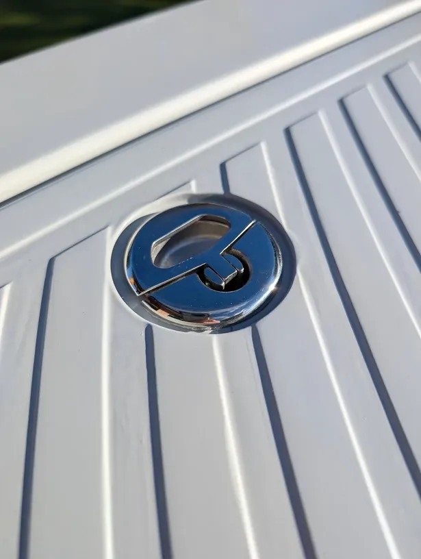 Serrure à clé en inox marine du local technique