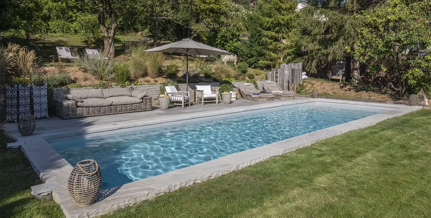 Piscine et ses équipements rénovés